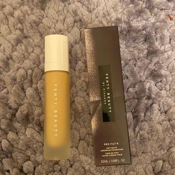 Fenty Beauty Longwear Foundation Sade 235 - Picture 1 of 3